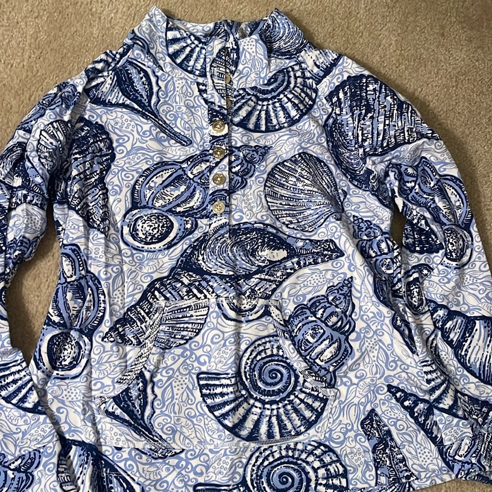 Brand new Lily Pulitzer 3/4 button up